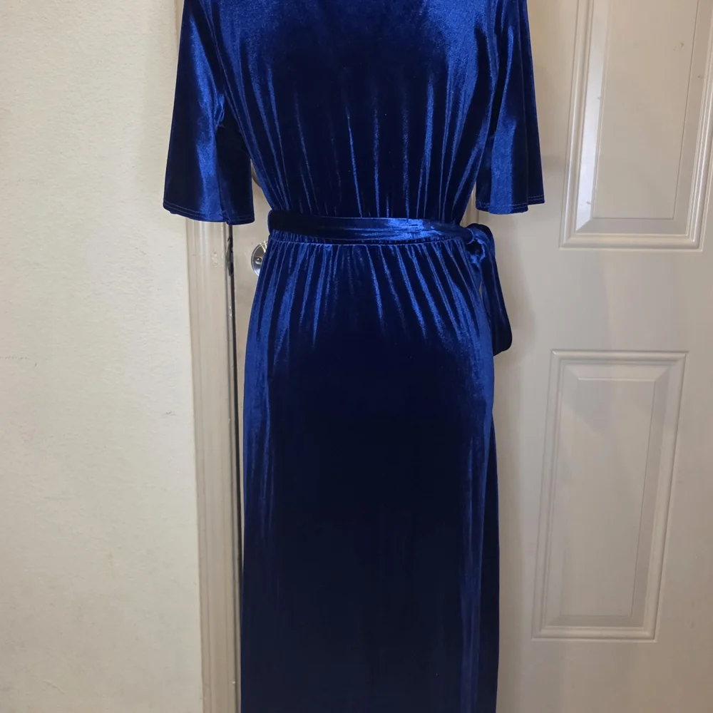 NWOT Fraiche by J Velvet Faux Wrap Dress - Picture 3 of 3